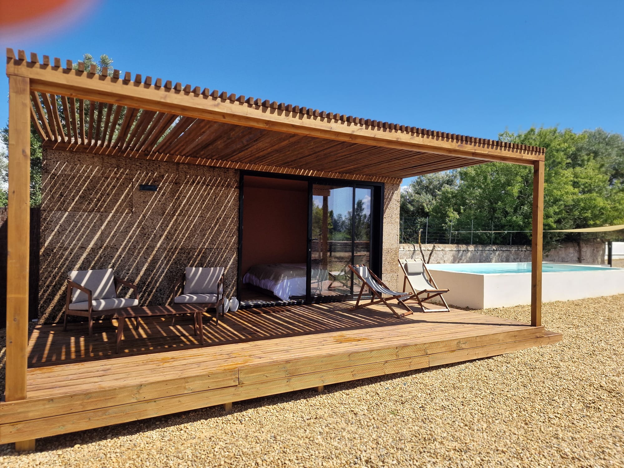 Exterior & pool